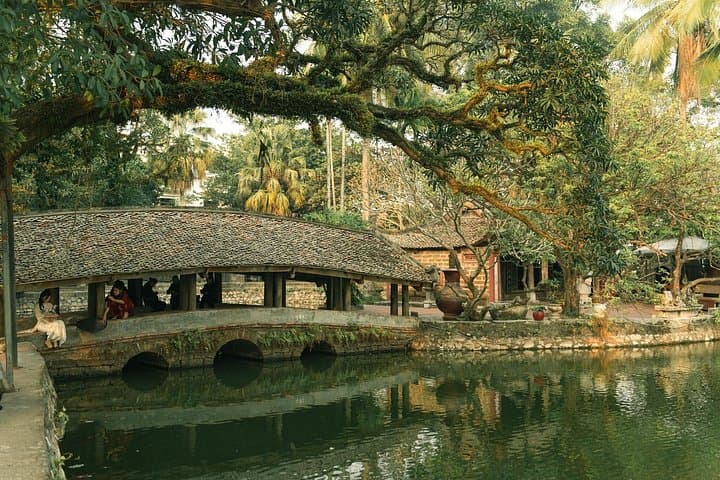 Hanoi Ancient Wonders: Thay Pagoda & Duong Lam Ancient Village Private Tour photo 4