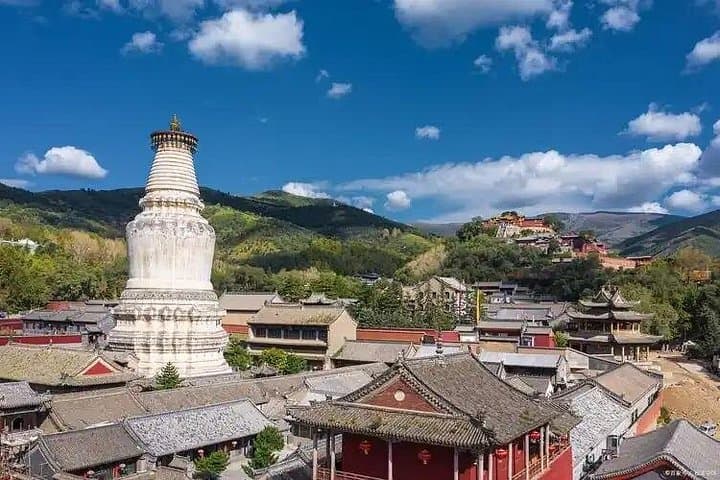 Luxury Shanxi Road Trip: Yungang Grottoes, Hanging Temple & Wutai photo 4