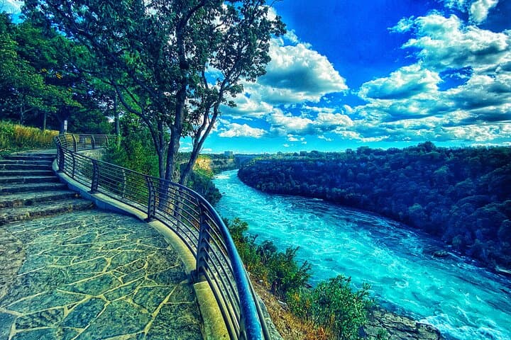 Niagara Falls Whirlpool Hike and Lewiston Local Dining Tour