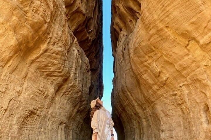 AlUla Rock Climbing: Scale Sandstone Cliffs Over Ancient Hegra photo 6