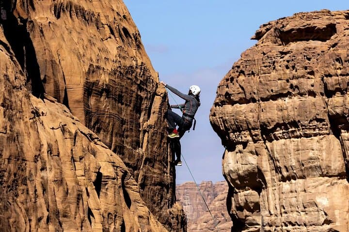 AlUla Rock Climbing: Scale Sandstone Cliffs Over Ancient Hegra photo 5