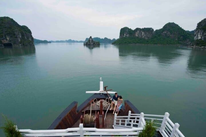 Halong Bay 4-Day Shared Cruise: Kayaking, Caves & Titov Island photo 4