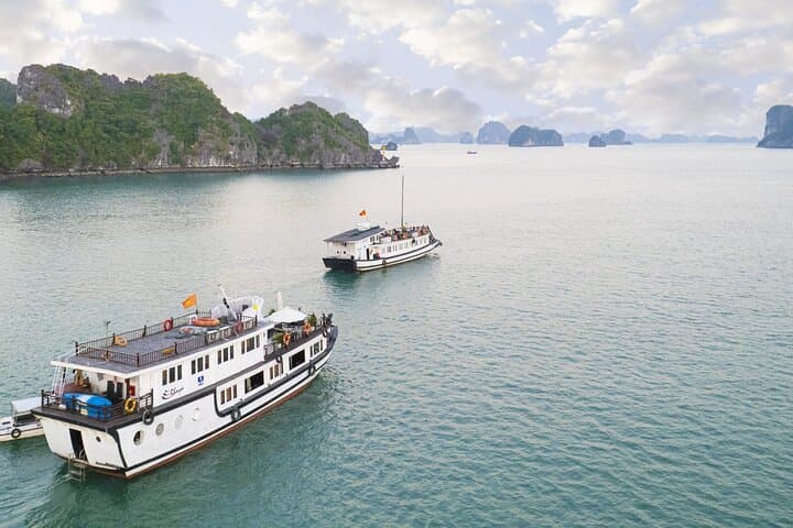 Halong Bay 4-Day Shared Cruise: Kayaking, Caves & Titov Island photo 6