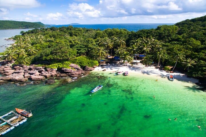 Phu Quoc 3-Island Discovery: Snorkel, Cable Car & Hon Thom Water Park photo 2