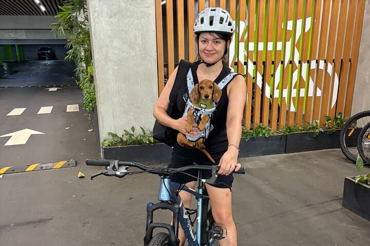 Explore Panama City by Electric Bike: Avenida Balboa & Cinta Costera Ride photo 2