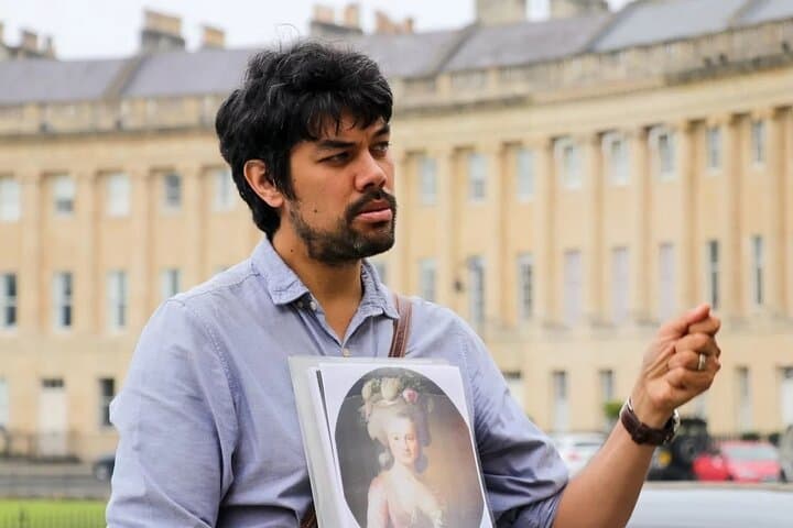 Bath Walking Tour: Roman Baths, Royal Crescent & Hidden Gems photo 2