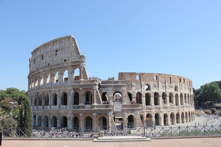 Explore the Colosseum, Roman Forum & Palatine Hill: Skip‑the‑Line Guide photo 3