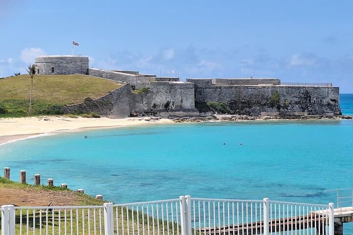 Bermuda Island Sightseeing, Shopping & Beach Tour from West to East photo 3
