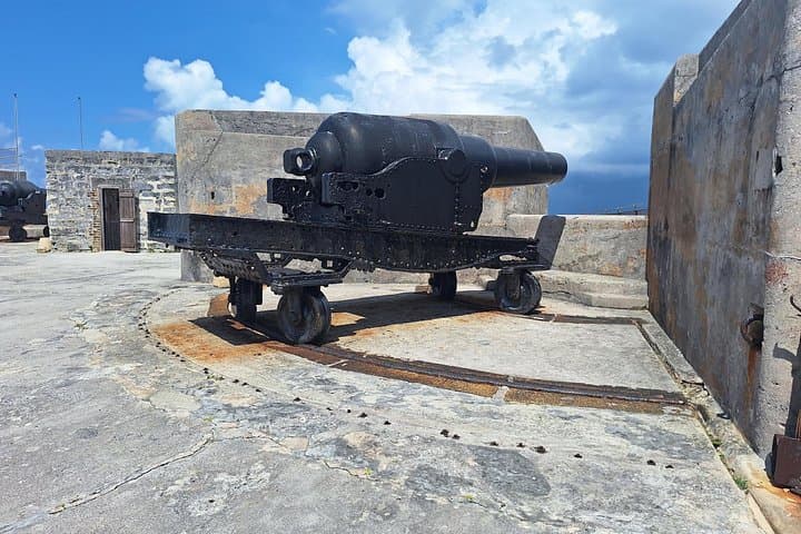Bermuda Island Sightseeing, Shopping & Beach Tour from West to East photo 4
