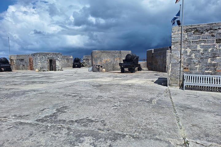 Bermuda Island Sightseeing, Shopping & Beach Tour from West to East photo 6