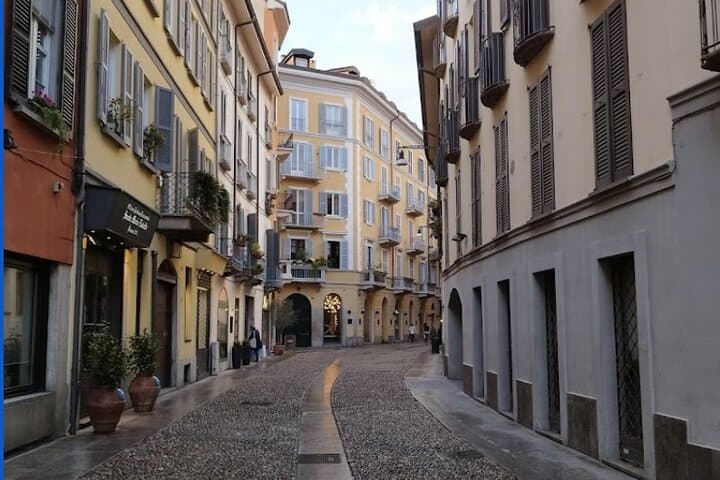 Discover Brera: Milan's Hidden Stories and Aperitif Walking Tour photo 2