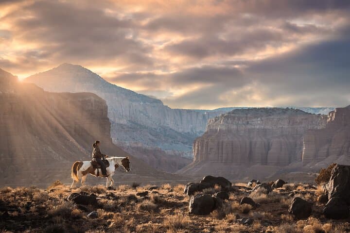 Capitol Reef 1-Hour Western Horseback Ride — Red Bluff & Waterpocket Fold Loop photo 4