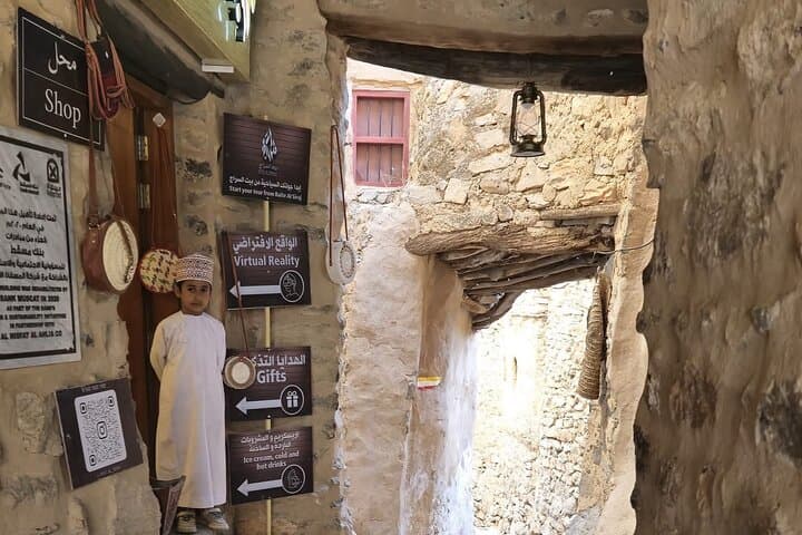 Day Trip to Jabal Shams and Wadi Nakhar: Oman’s Grand Canyon & Misfat Al Abriyeen photo 5