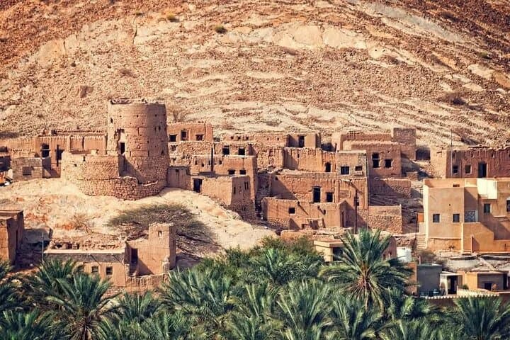 Six-Day Oman Highlights: Wadis, Desert Dunes, and the Hajar Mountains