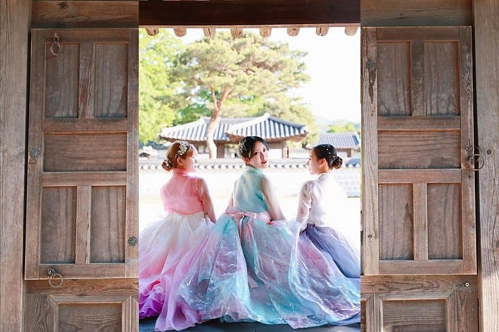 Hanbok Rental in Jeonju Hanok Village: Hanboknam Experience & Photo Guide