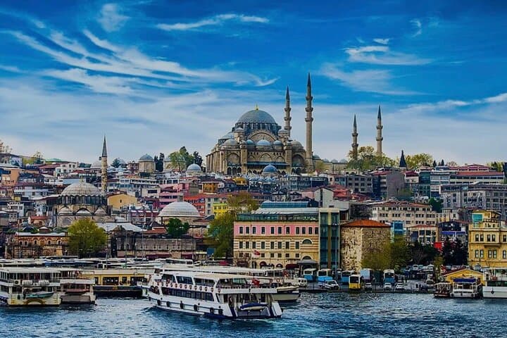 Afternoon Bosphorus Cruise and Spice Bazaar Tour in Istanbul photo 6