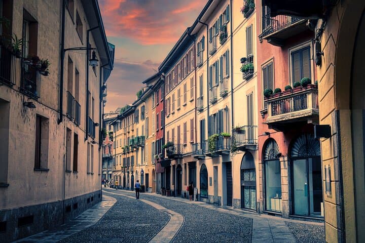 Discover Brera: Milan's Hidden Stories and Aperitif Walking Tour photo 5