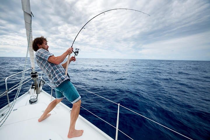 Abu Dhabi Combo Fishing and Island Hopping: 5-Hour Private Boat Trip photo 2