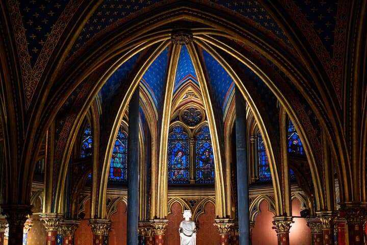 Sainte-Chapelle & Conciergerie Private Guided Tour — Île de la Cité Highlights photo 2