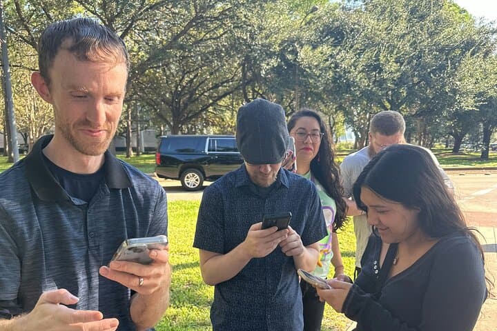 Oz Wicked Glitch: Self-Guided Puzzle Adventure in Houston