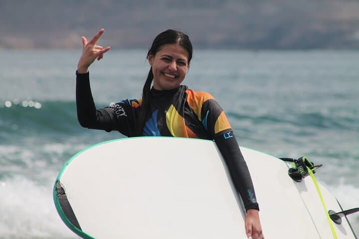 Learn to Surf at Las Canteras Beach: 2-Hour Intro Course in Las Palmas