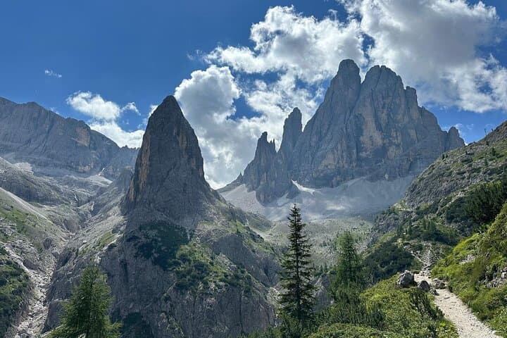 Guided Hike to the Three Peaks of Lavaredo and Misurina: A Dolomites Day Trek photo 2