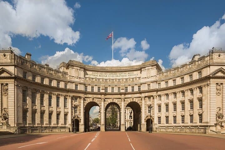 Ultimate London Walking Tour: 30 Iconic Sights with Blue Badge Guide photo 2