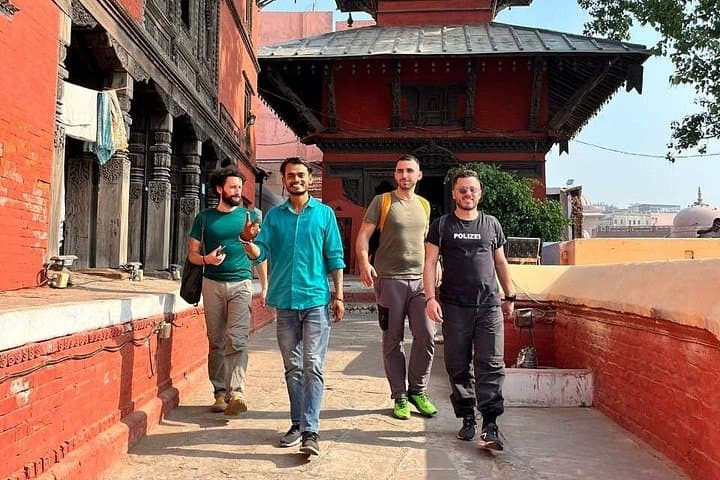 Golden Hour in Varanasi: Sunset Walk and Ganga Aarti Experience photo 2