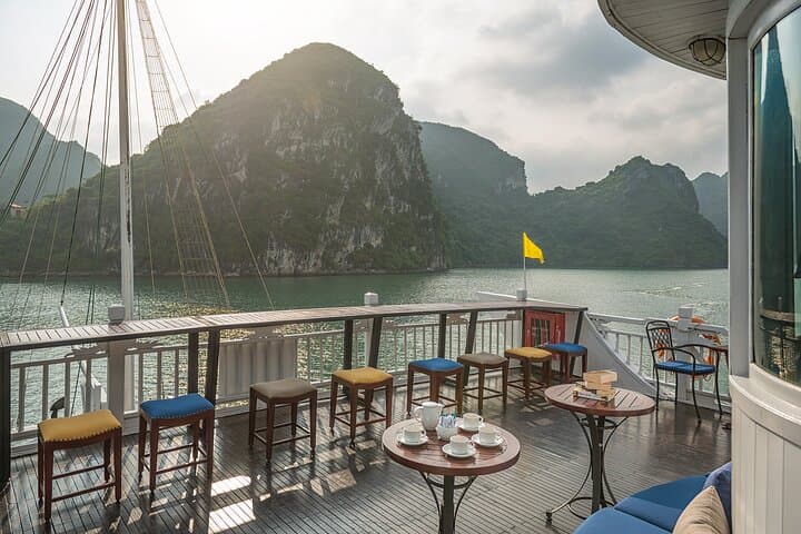 3-Day Halong Bay Private Cruise — Kayak, Caves & Trinh Nu Beach photo 3