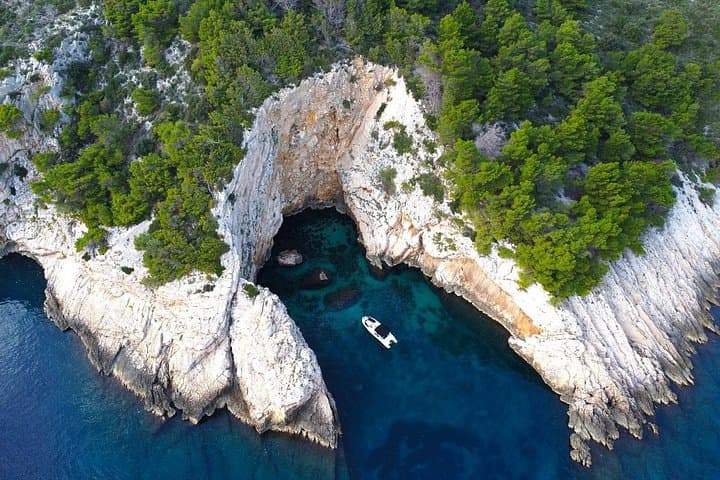 Custom Private Boat Tour from Trogir — Mid-Dalmatia Islands, Snorkeling & Hidden Bays photo 3