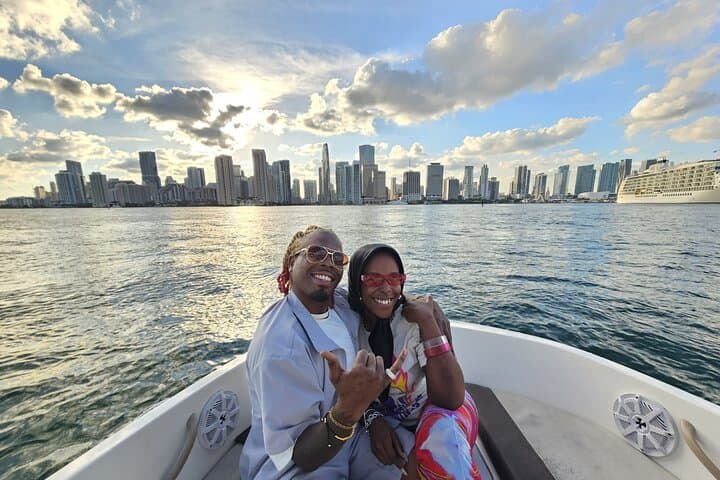 Miami Bay 2-Hour Shared Boat Tour — Biscayne Bay Cruise & Skyline Views photo 3
