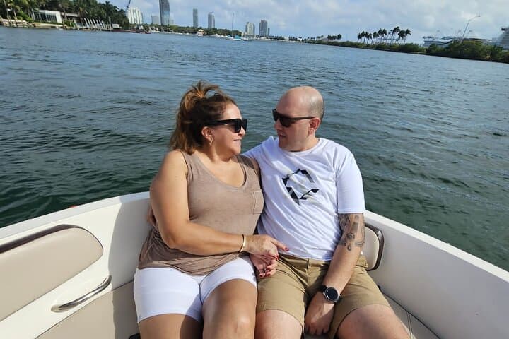 Miami Bay 2-Hour Shared Boat Tour — Biscayne Bay Cruise & Skyline Views photo 5