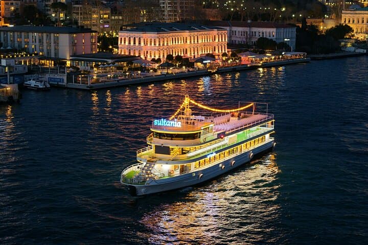 Bosphorus Luxury Dinner Cruise: 3-Hour Night Cruise with Live Music