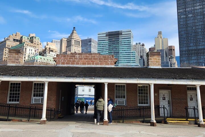 Unexpected Wall Street Walking Tour: Secrets of Lower Manhattan's Financial District photo 4