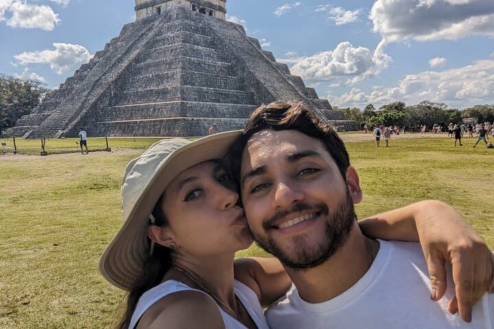 Chichén Itzá, Oxman Cenote & Valladolid: Full-Day Tour from Cancún