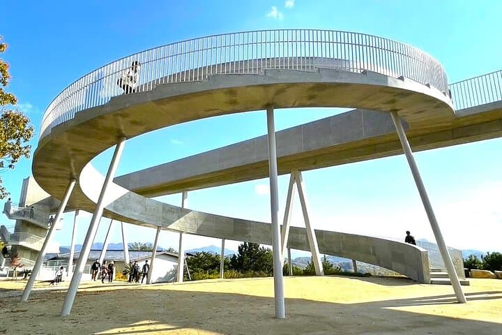 Onomichi in Two Hours: Senkoji Ropeway, Cat Alley & Temple Highlights photo 5