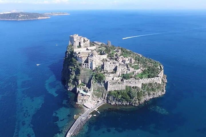 Aragonese Castle and Borgo di Celsa Tour: Historic Fortress Walk in Ischia photo 4