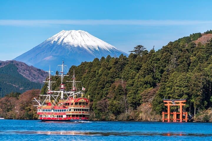 Private Mt. Fuji & Hakone Day Tour from Tokyo with English-Speaking Driver