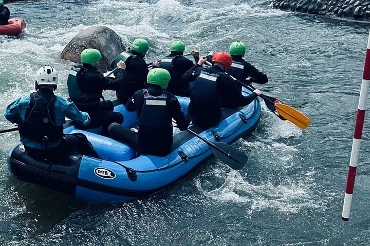 Rafting the Dunajec Gorge: Half-Day Rafting Adventure in Pieniny National Park