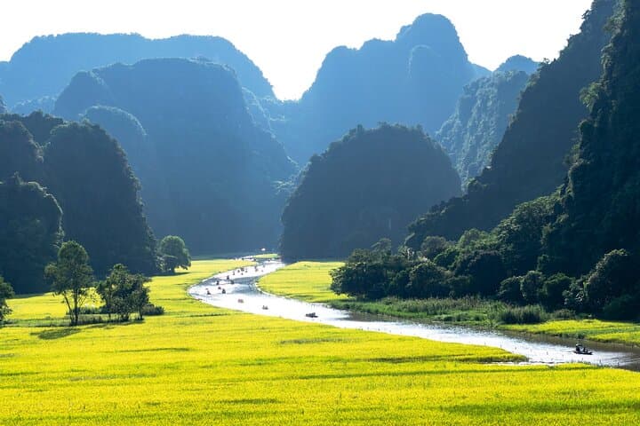Ninh Binh Day Trip: Cycle Hoa Lu, Boat Through Trang An & Hike Mua Cave photo 5