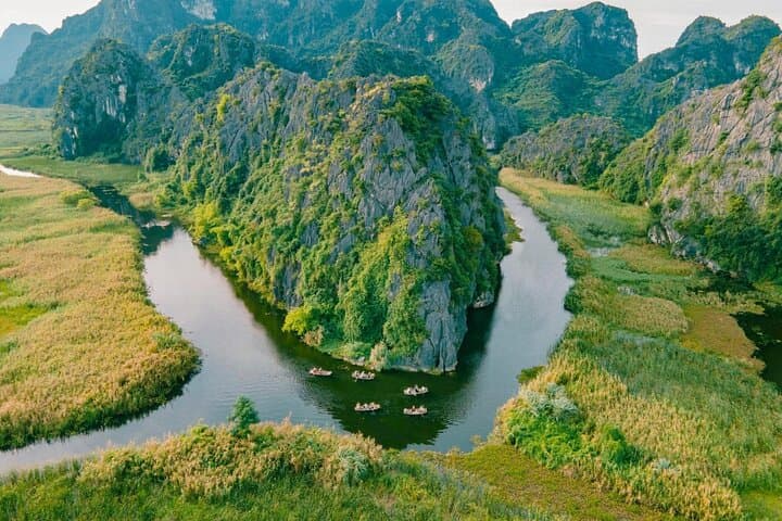 Ninh Binh Day Trip: Cycle Hoa Lu, Boat Through Trang An & Hike Mua Cave photo 6