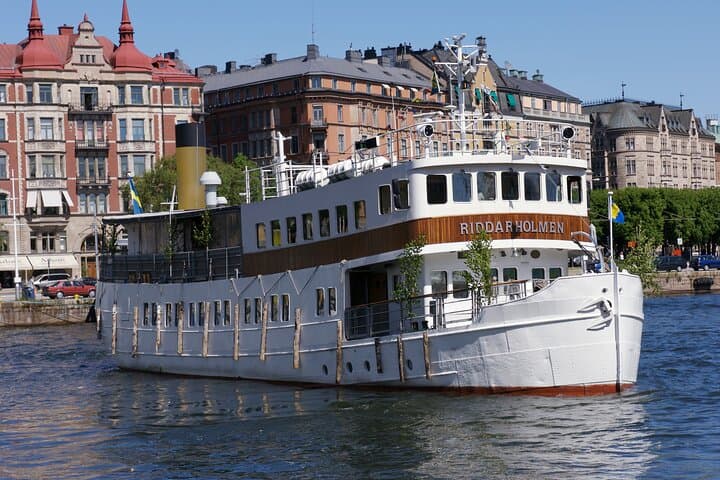 Sail the Stockholm Archipelago: 2.5-Hour Summer Cruise with Live Midsummer Guide photo 2