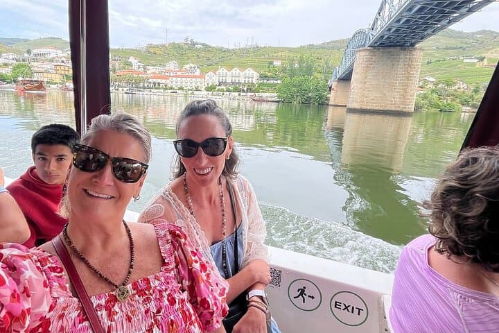 50-Minute Douro River Cruise from Pinhão: Wine, Vines & Riverside Views photo 6