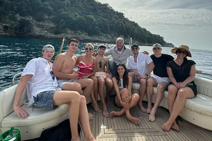 Amalfi Coast Small-Group Boat Tour from Sorrento with Limoncello & Snorkel Stops photo 4