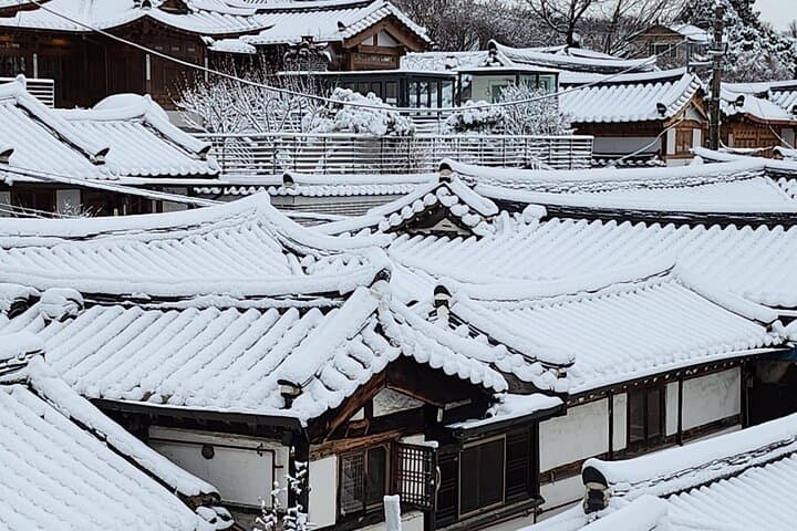 Bukchon Storytelling Walking Tour: Explore Seoul’s Oldest District