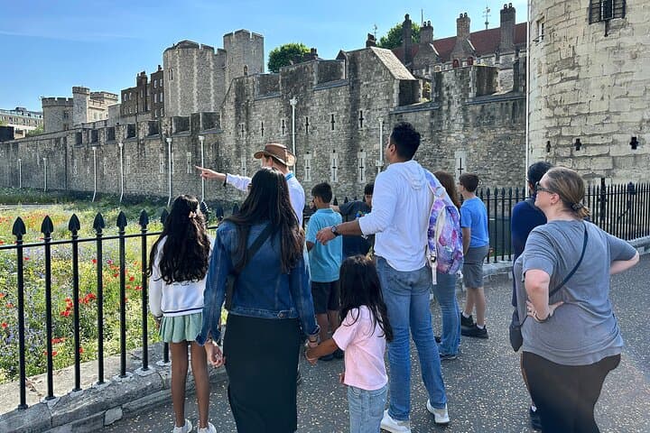 Family-Friendly Tower of London Tour: Kids, Crowns & Medieval Stories