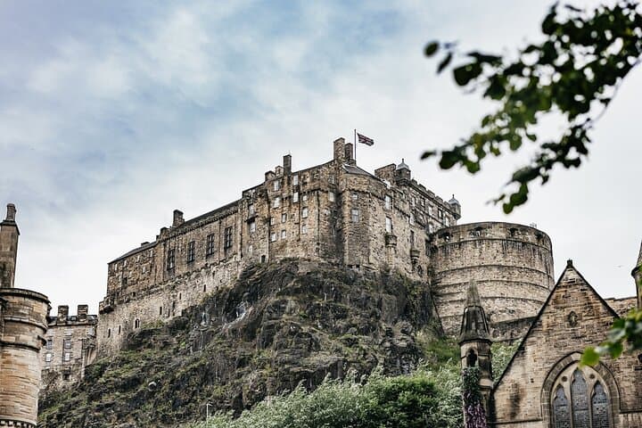 Edinburgh Castle Guided Highlights Tour — Tickets, Map & Expert Local Guide