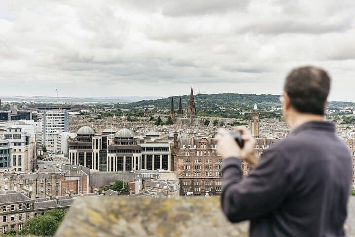 Historic Edinburgh Castle & Old Town Guided Walking Tour photo 3