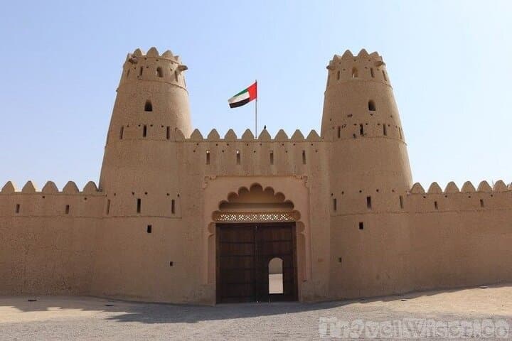 Al Ain City Tour: Discover the Oasis of the Emirates — Jebel Hafeet, Forts & Camel Market photo 3