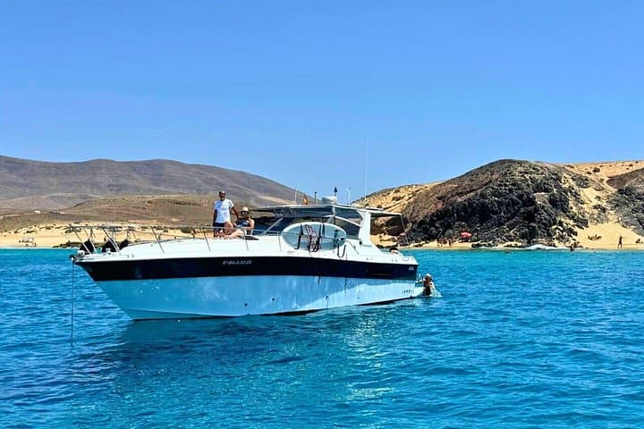 Private Luxury Yacht and BBQ at Papagayo Beaches - Lanzarote Sunset Cruise photo 2
